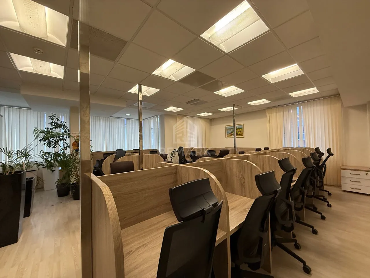1-camere birou, 100 m² — Imagine 1