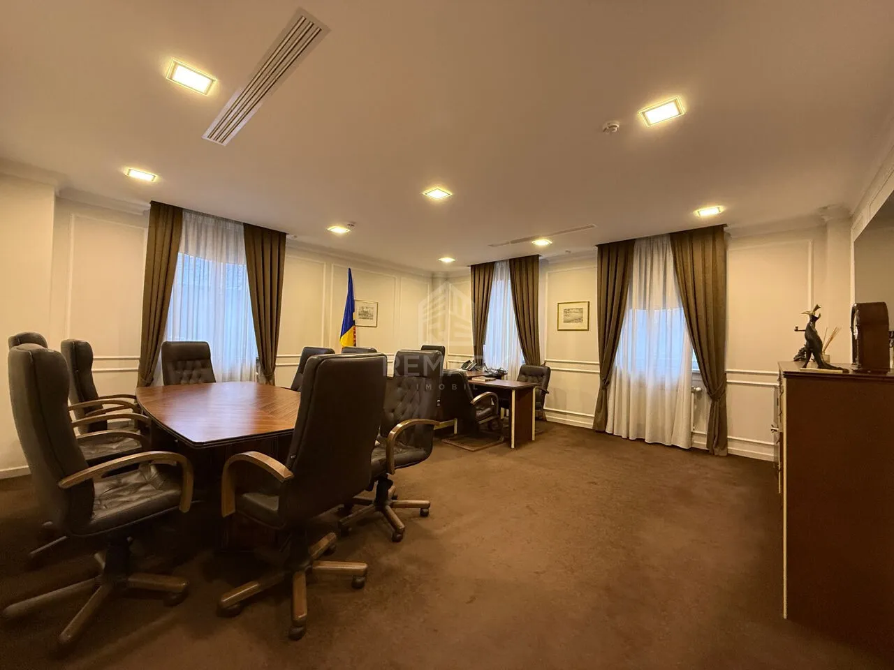 1-camere birou, 1 200 m² — Imagine 1