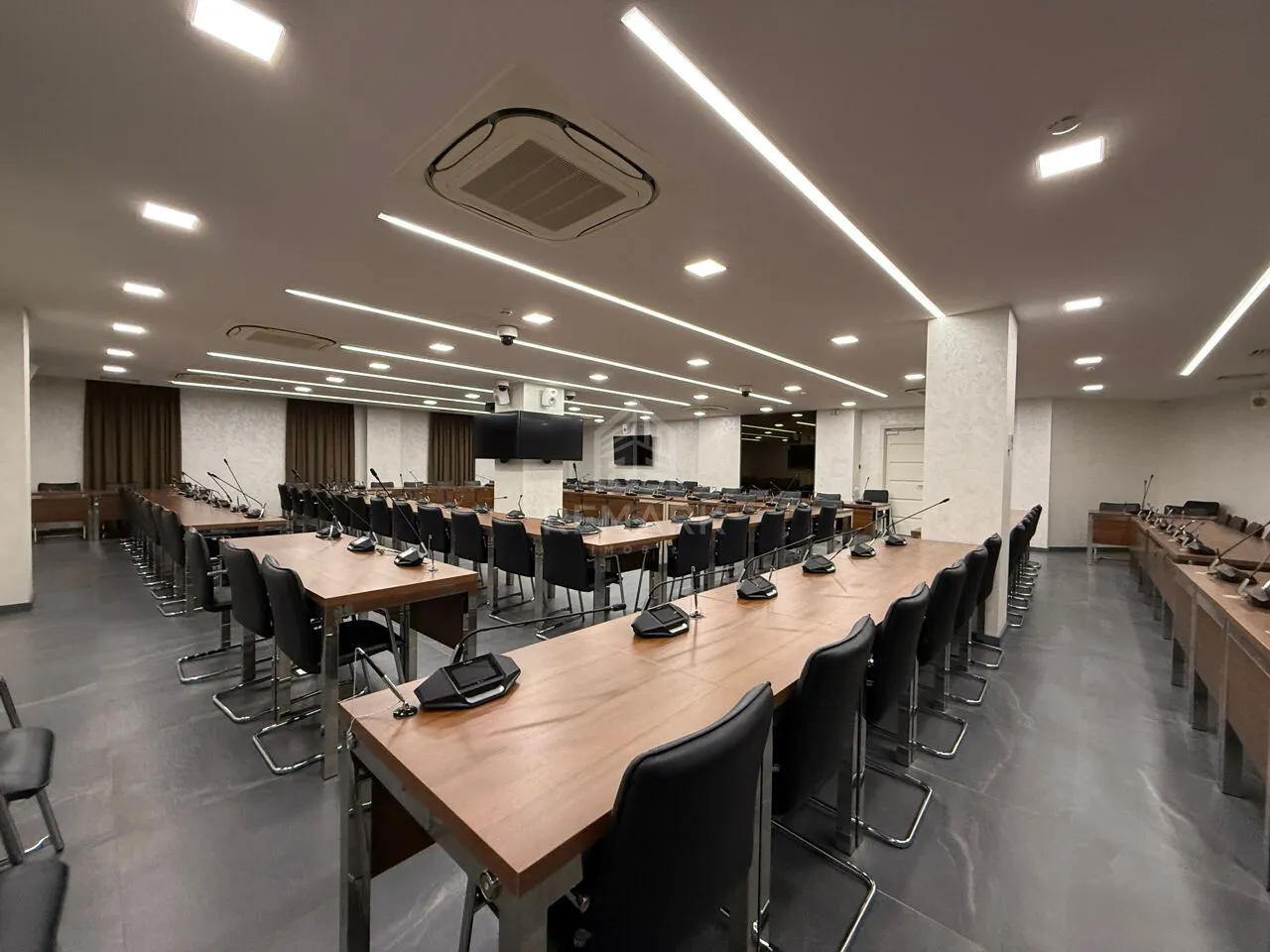 Birou, 1 200 m² — Imagine 2