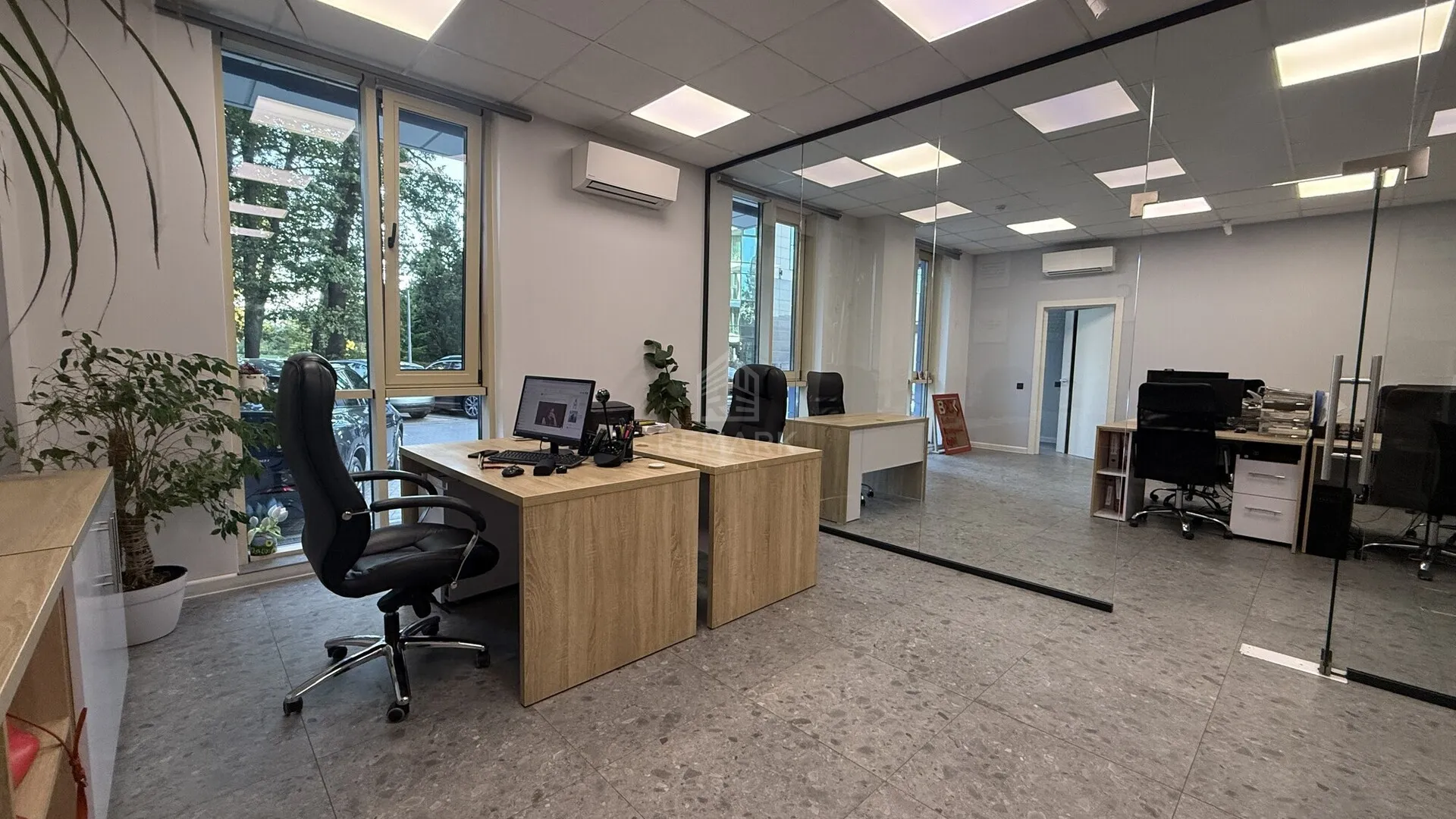 1-camere birou, 95 m² — Imagine 4