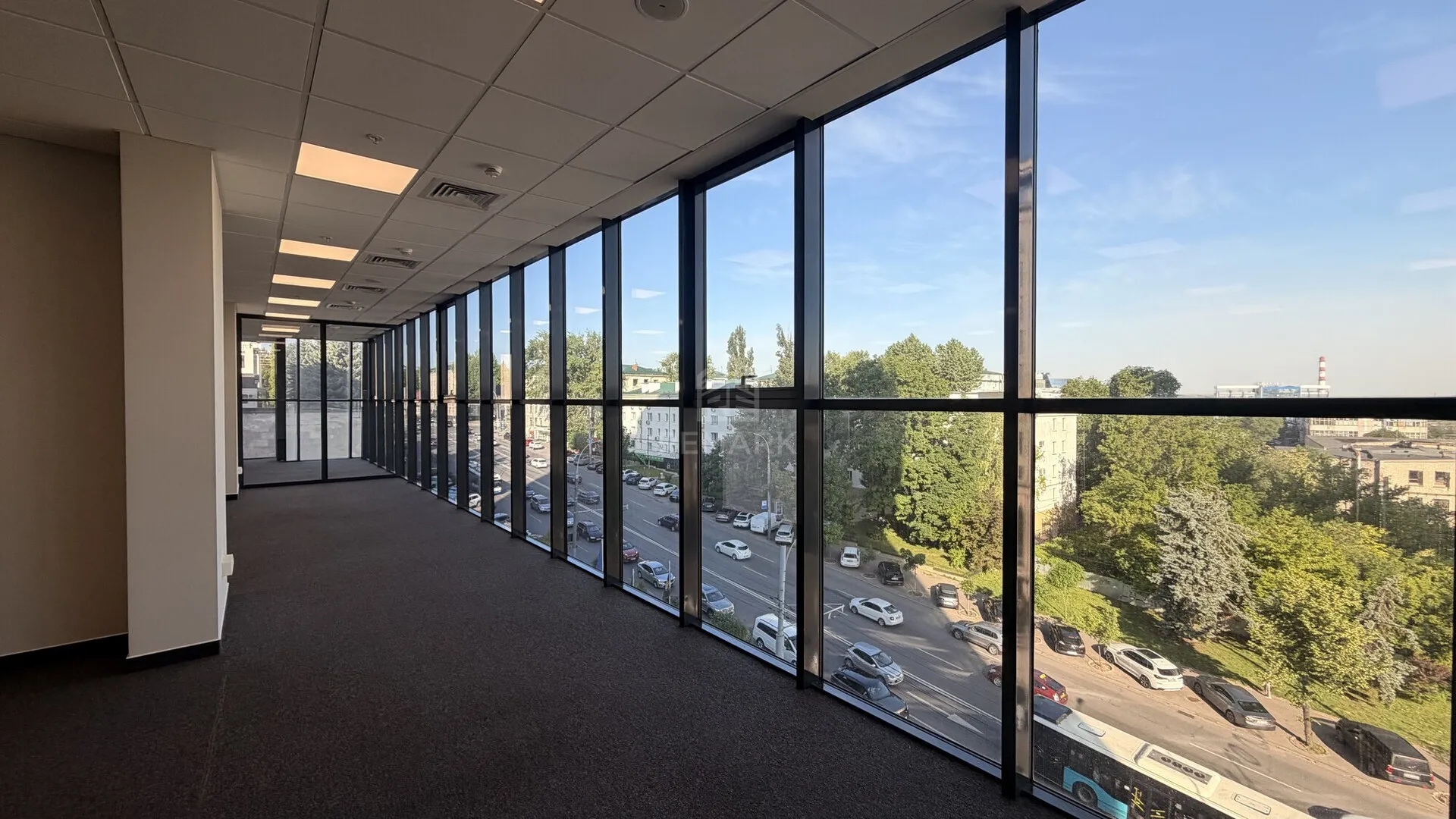 Office, 500 m² — Image 1