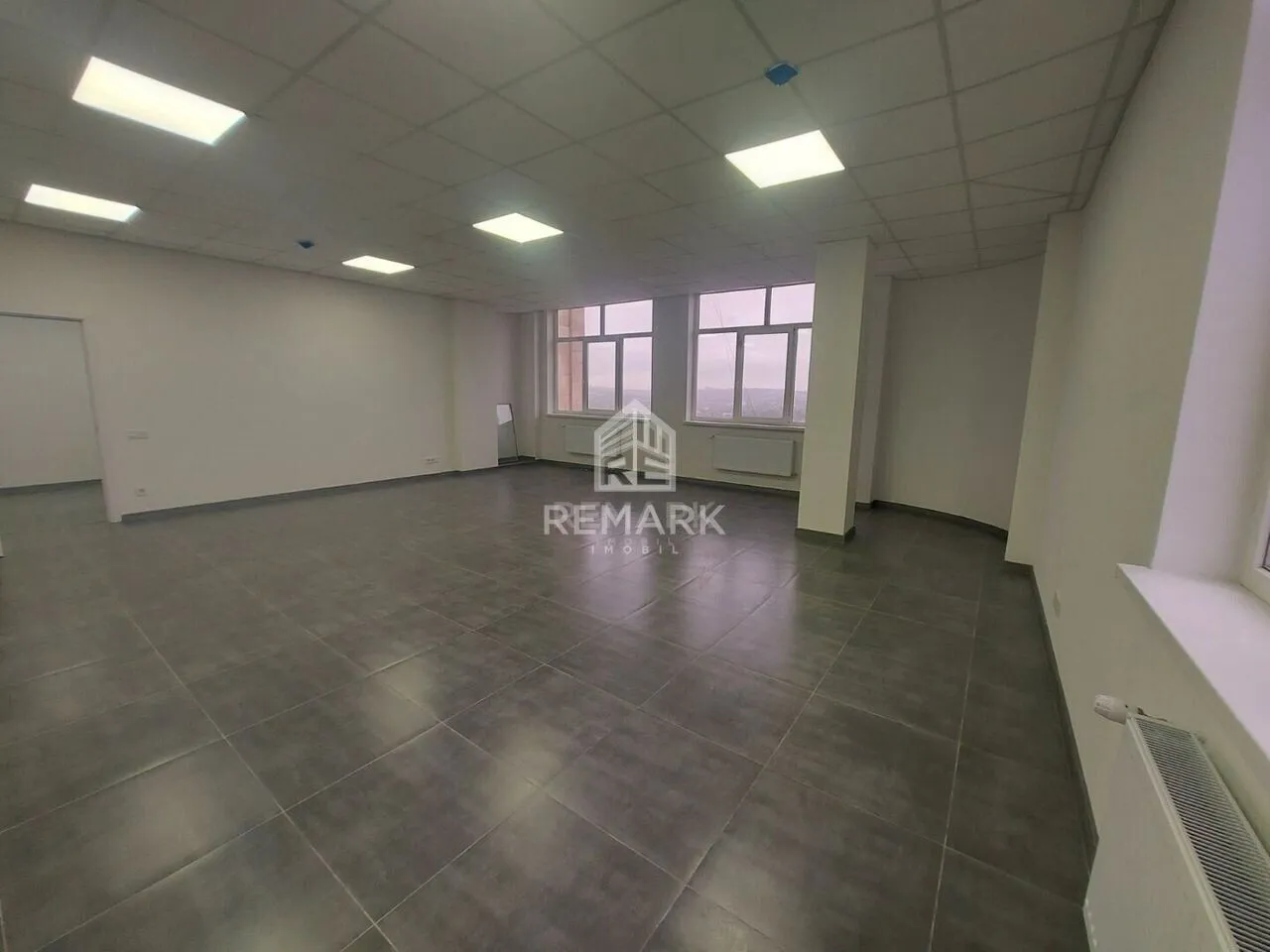 Commercial space, 342 m² — Image 2