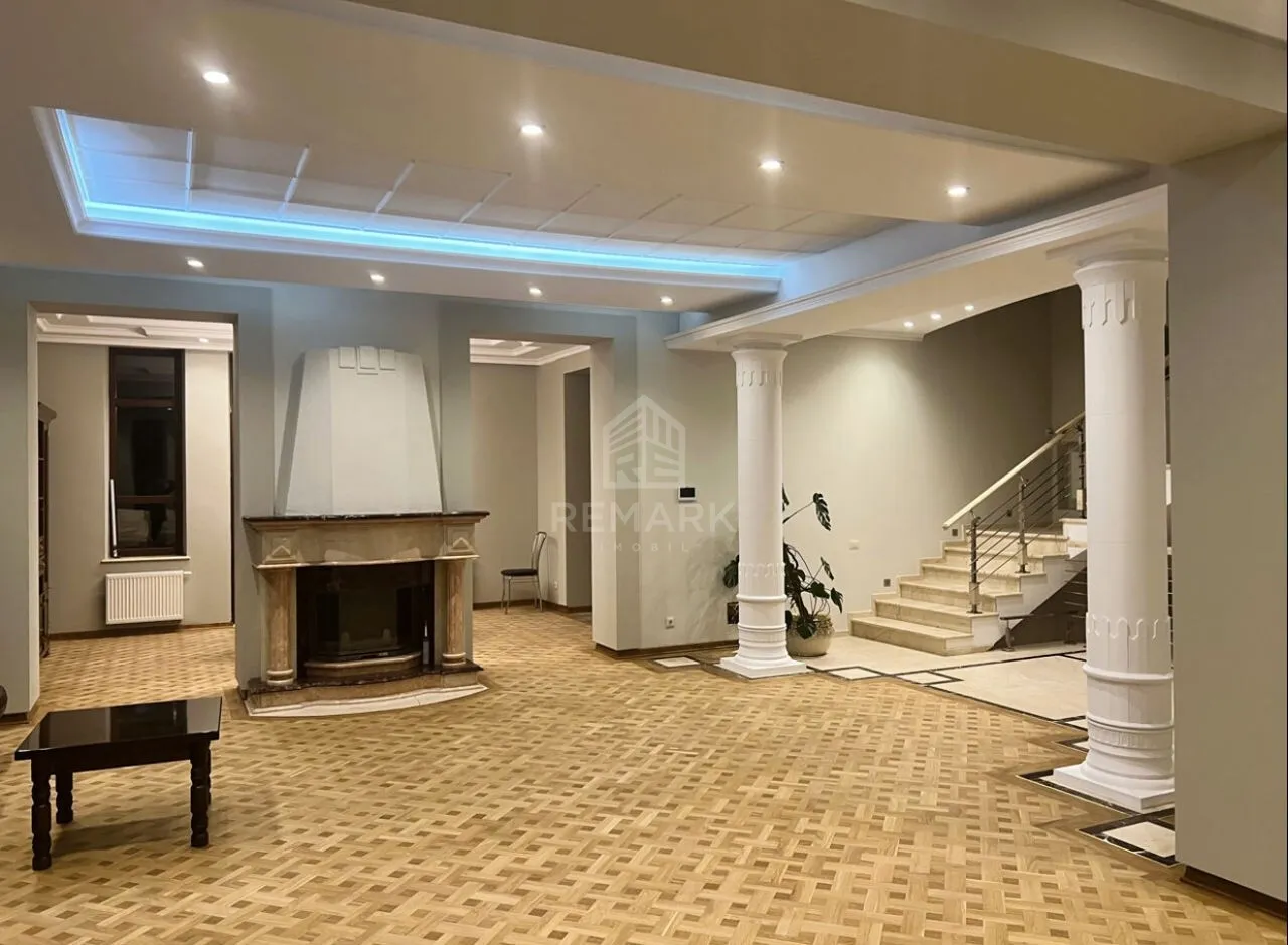3-этажный дом, 4 комнаты, 400 м² — Изображение 2