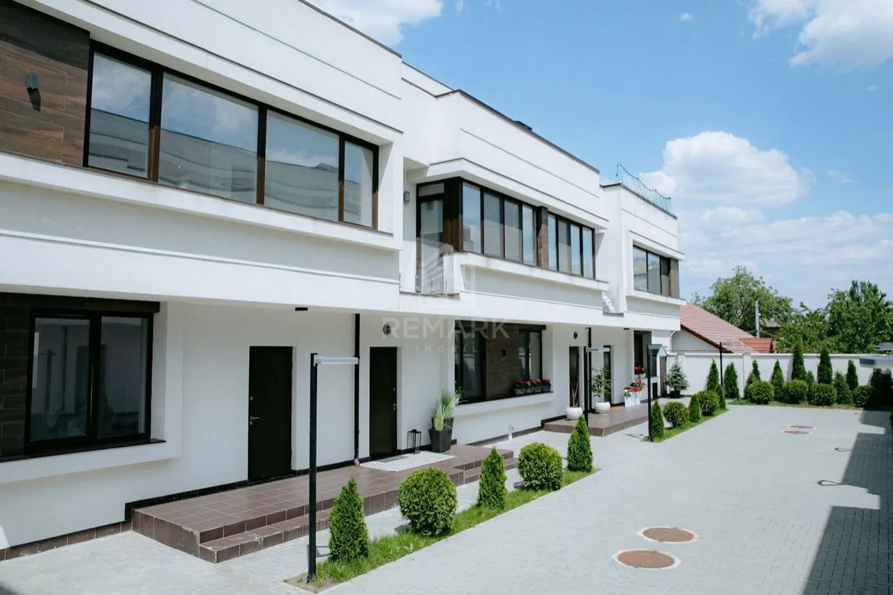 4-этажный дом, 3 комнаты, 260 м² — Изображение 1