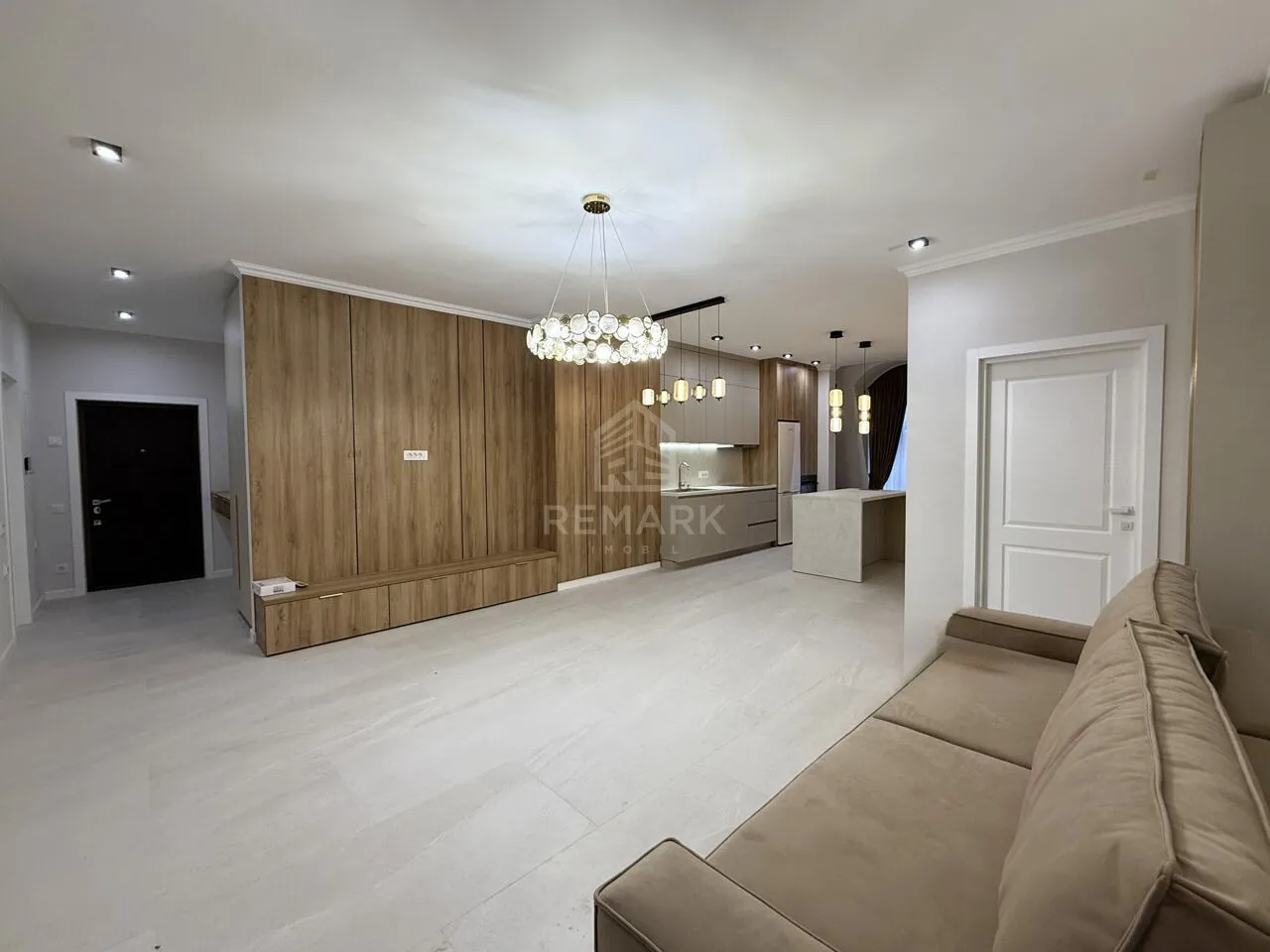 4-bedroom apartment, 130 m² — Image 1
