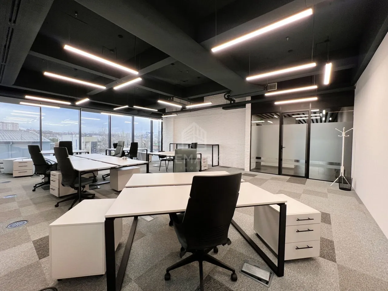 1-bedroom office, 150 m² — Image 1