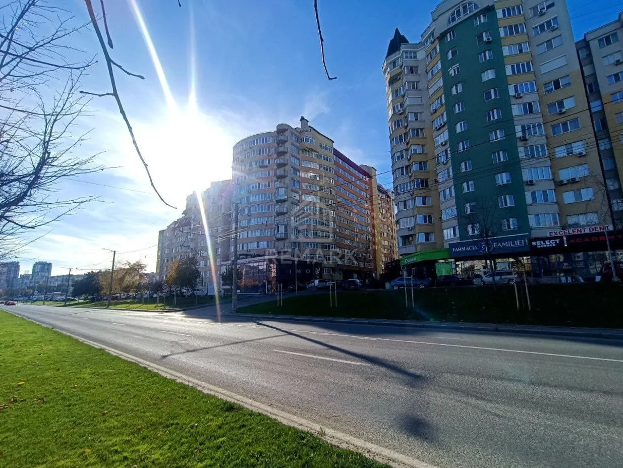 Spațiu comercial, 500 m² — Imagine 2