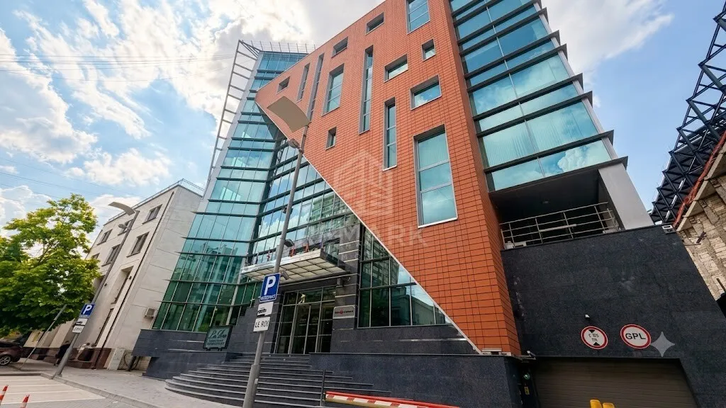 Commercial space, 117 m² — Image 1