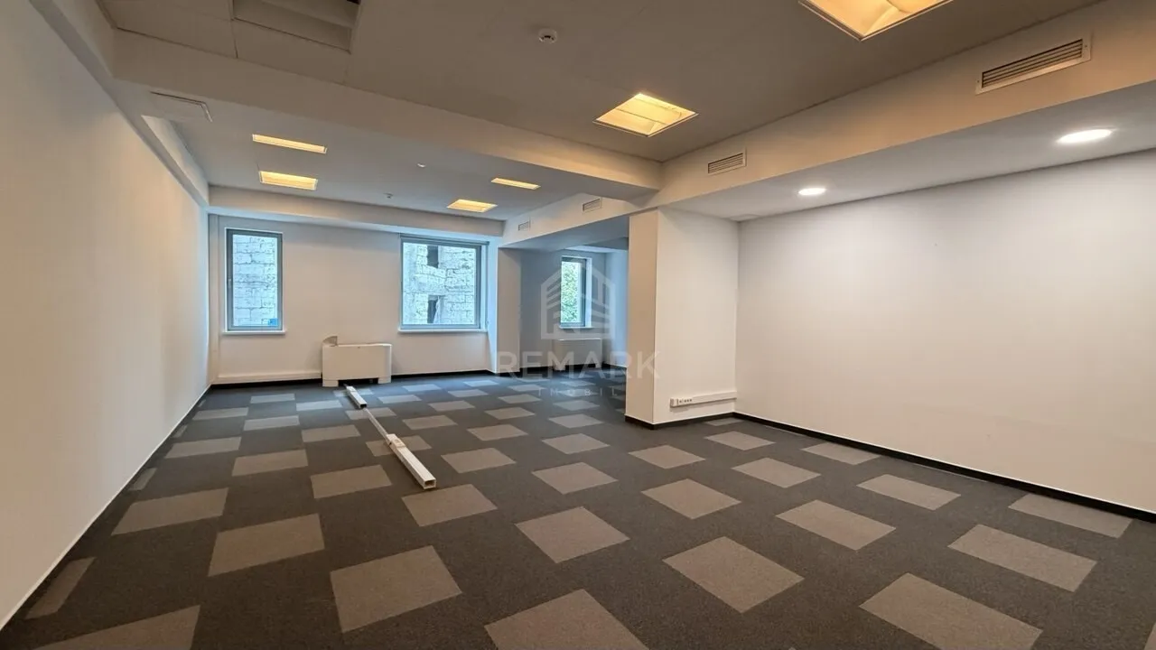 6-camere birou, 150 m² — Imagine 1