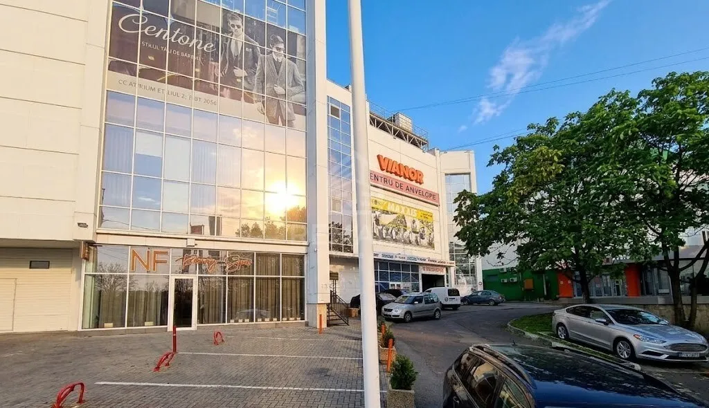 Commercial space, 558 m² — Image 2