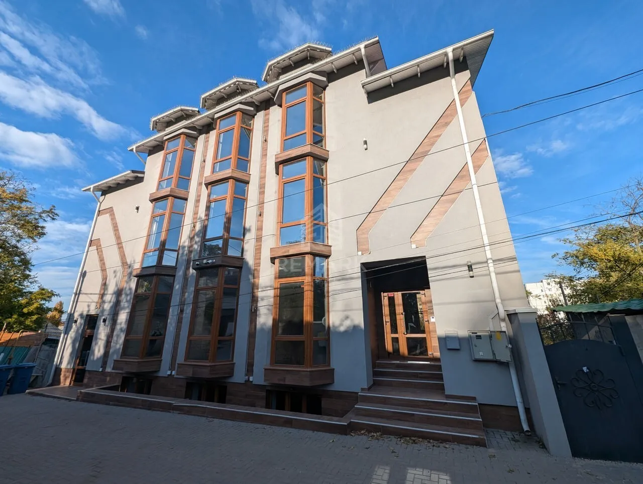 1-bedroom office, 100 m² — Image 3