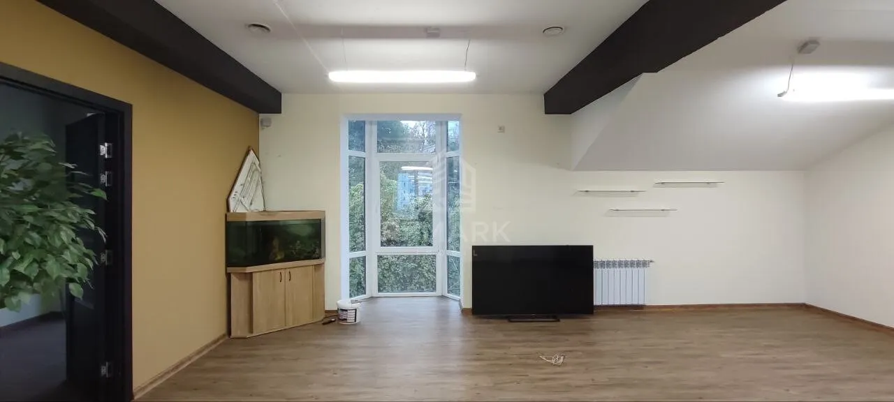 Office, 100 m² — Image 2