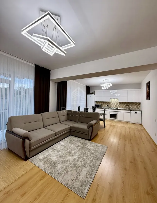 3-etaje casă, 5 camere, 230 m² — Imagine 3