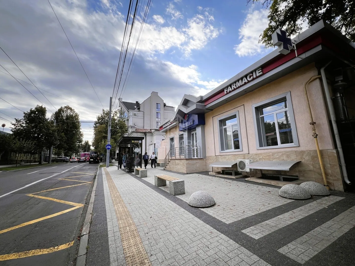 Spațiu comercial, 130 m² — Imagine 2