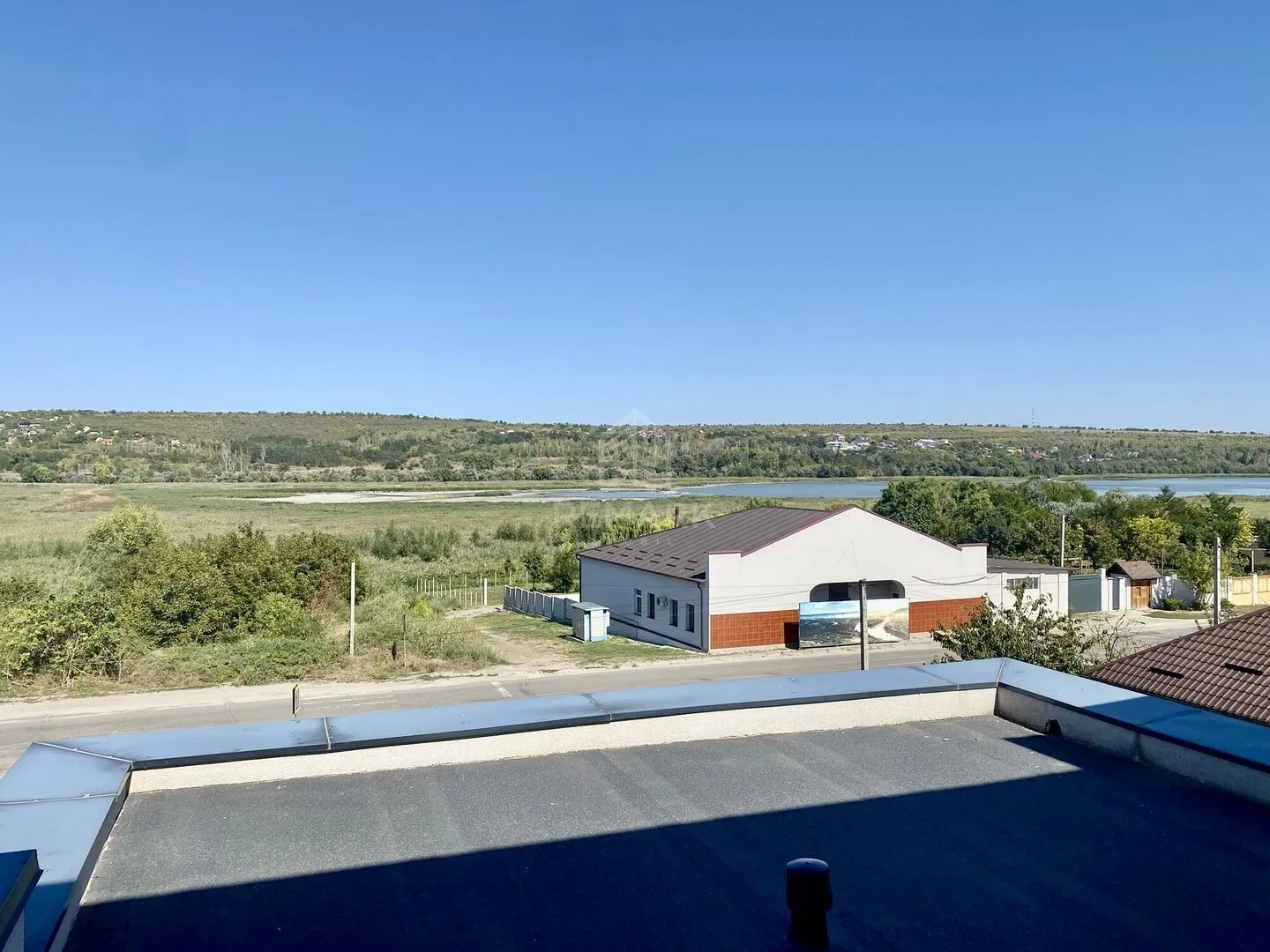 2-etaje casă, 3 camere, 150 m² — Imagine 2