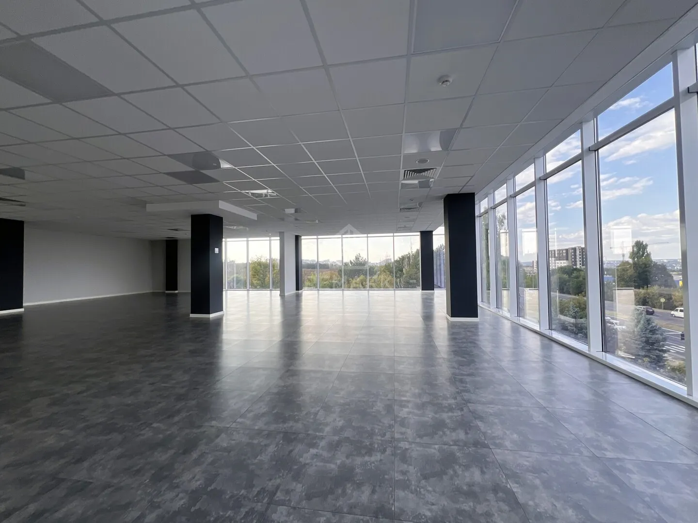 Birou, 2 083 m² — Imagine 3