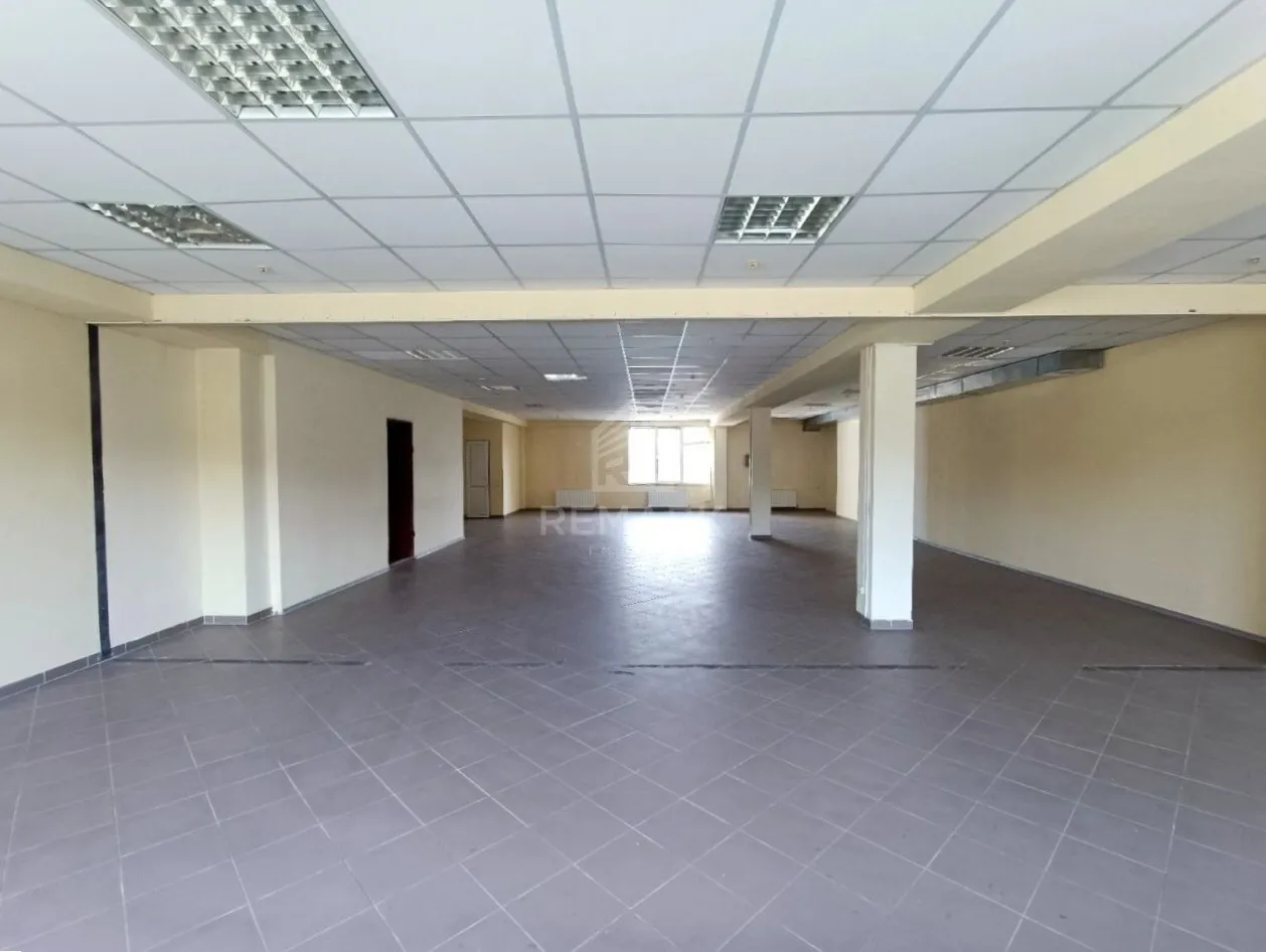 1-camere birou, 200 m² — Imagine 1