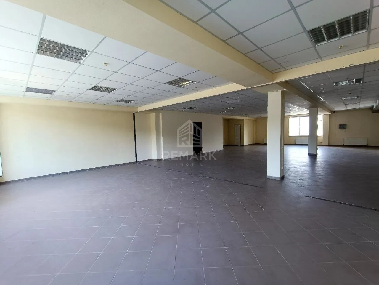 1-camere birou, 200 m² — Imagine 2