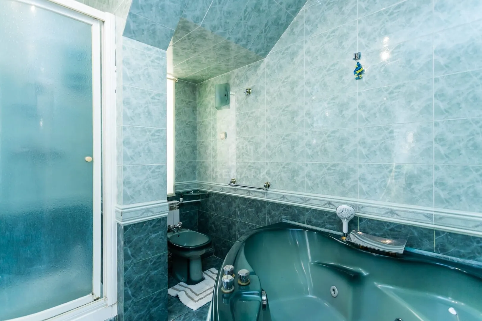 2-floor house, 4 rooms, 430 m² — Image 4