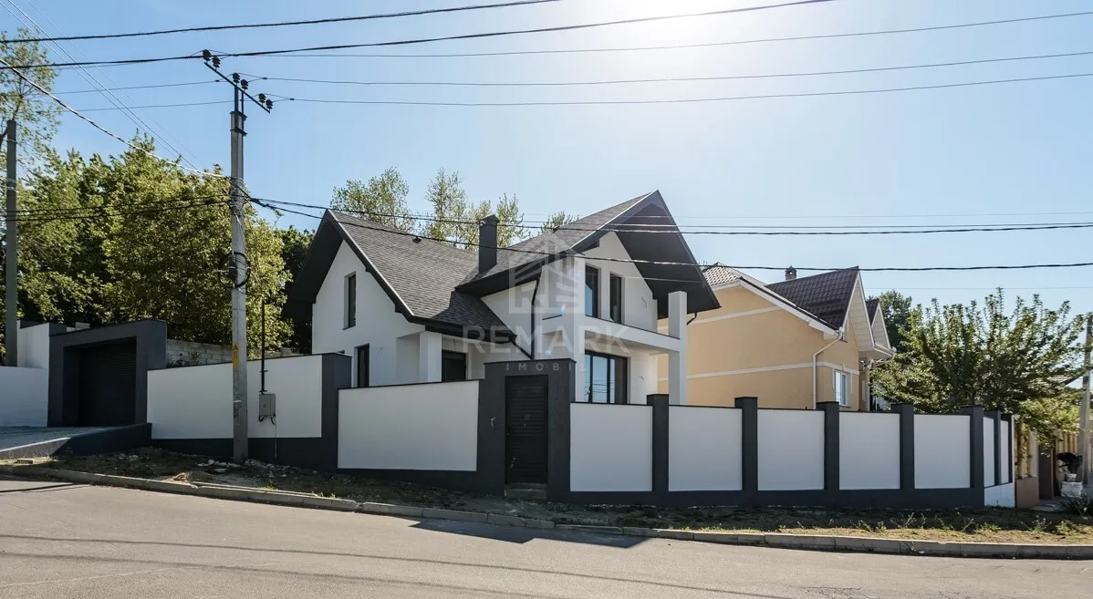 2-etaje casă, 3 camere, 120 m² — Imagine 1
