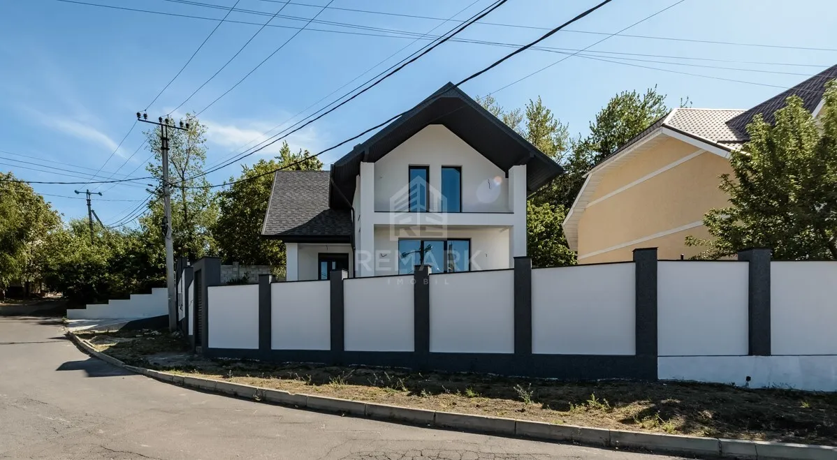 2-etaje casă, 3 camere, 120 m² — Imagine 2
