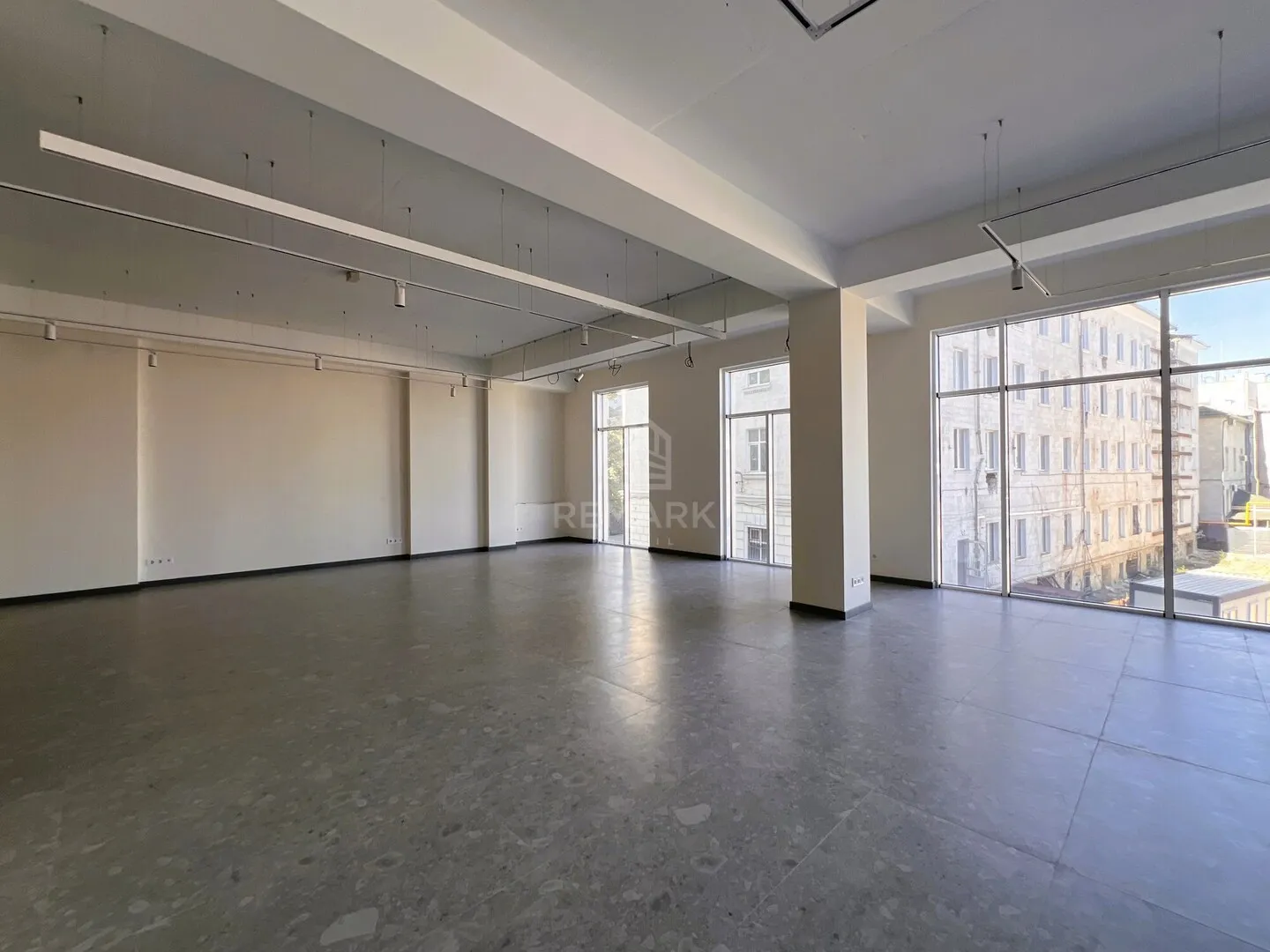 1-комнатный офис, 185 м² — Изображение 2