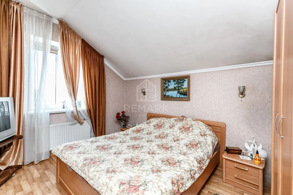 3-etaje casă, 3 camere, 180 m² — Imagine 4