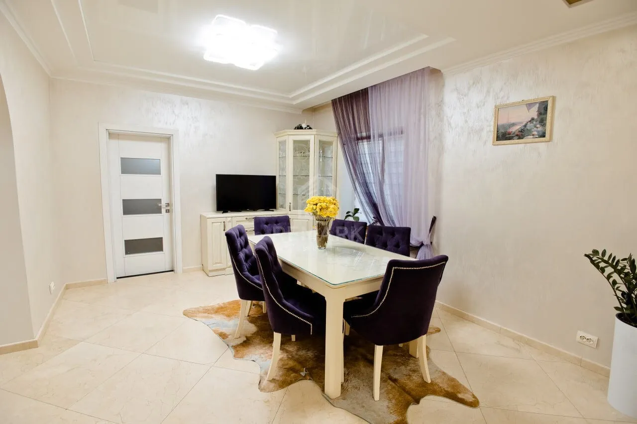 2-этажный дом, 4 комнаты, 190 м² — Изображение 4