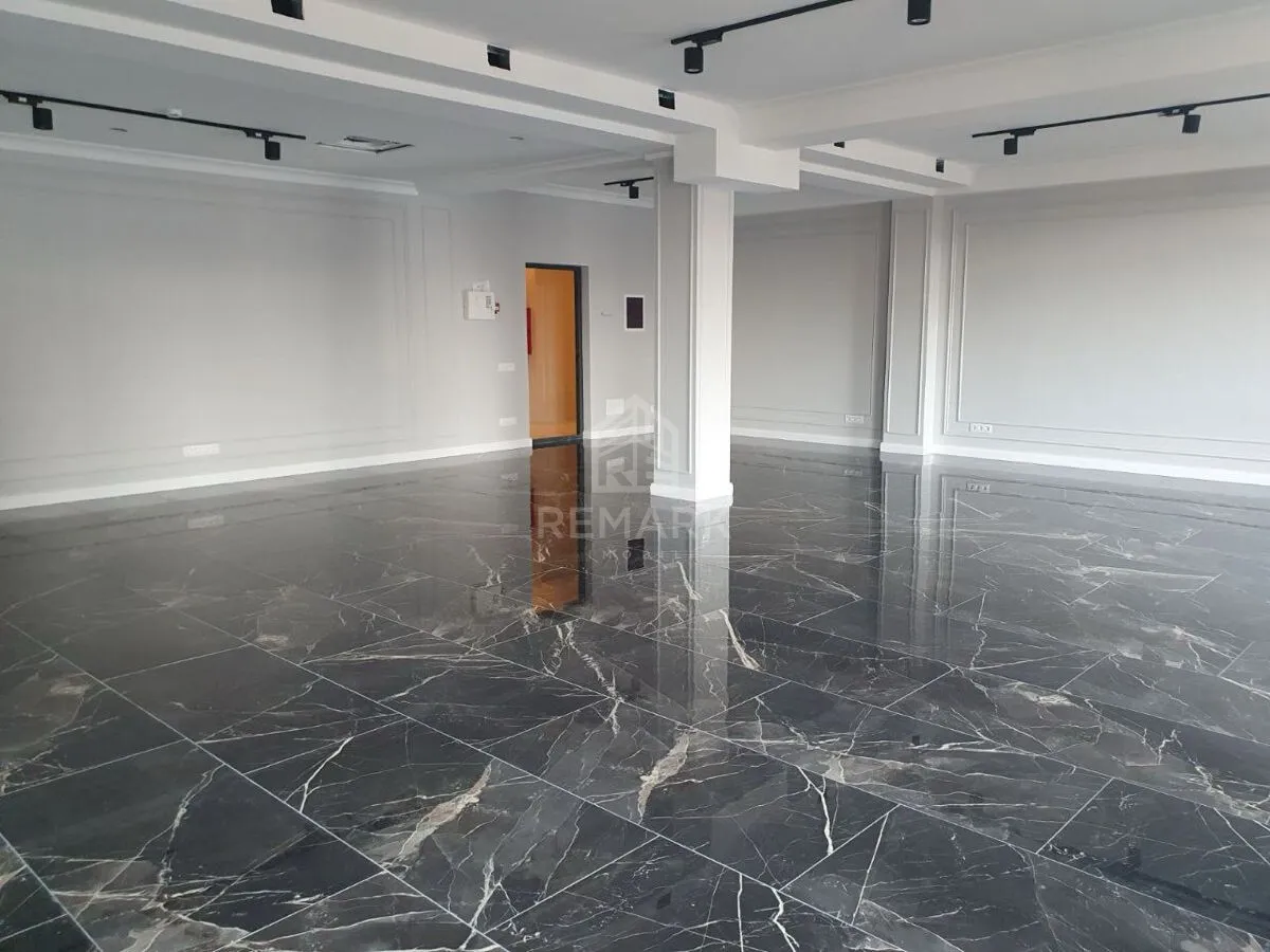 Office, 90 m² — Image 4