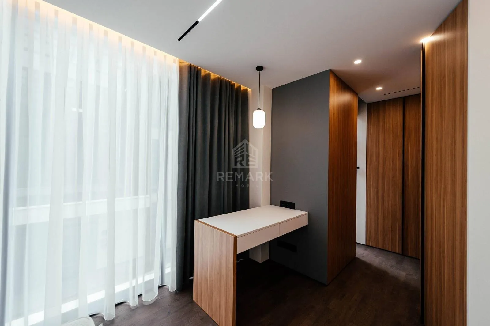 3-floor house, 4 rooms, 240 m² — Image 3