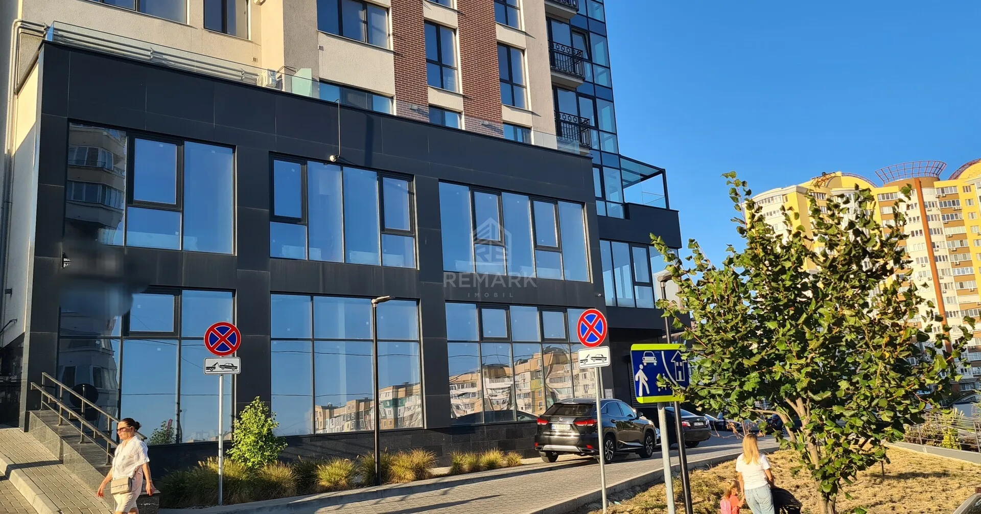 Spațiu comercial, 300 m² — Imagine 2