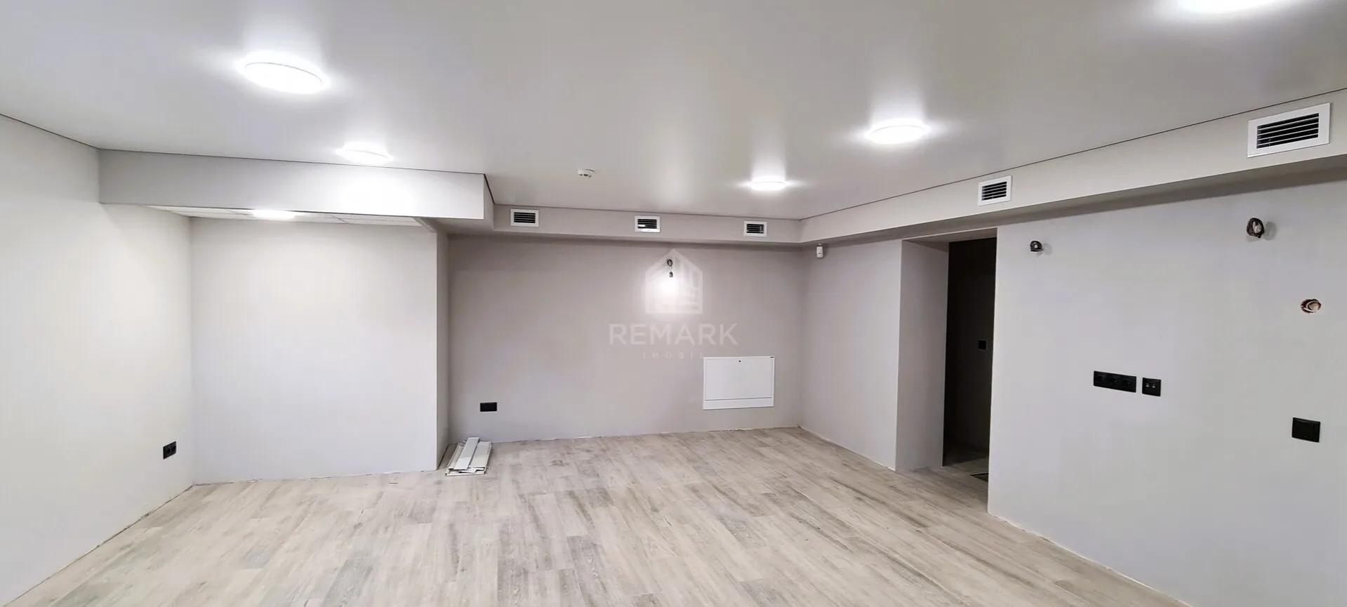 Spațiu comercial, 57 m² — Imagine 1