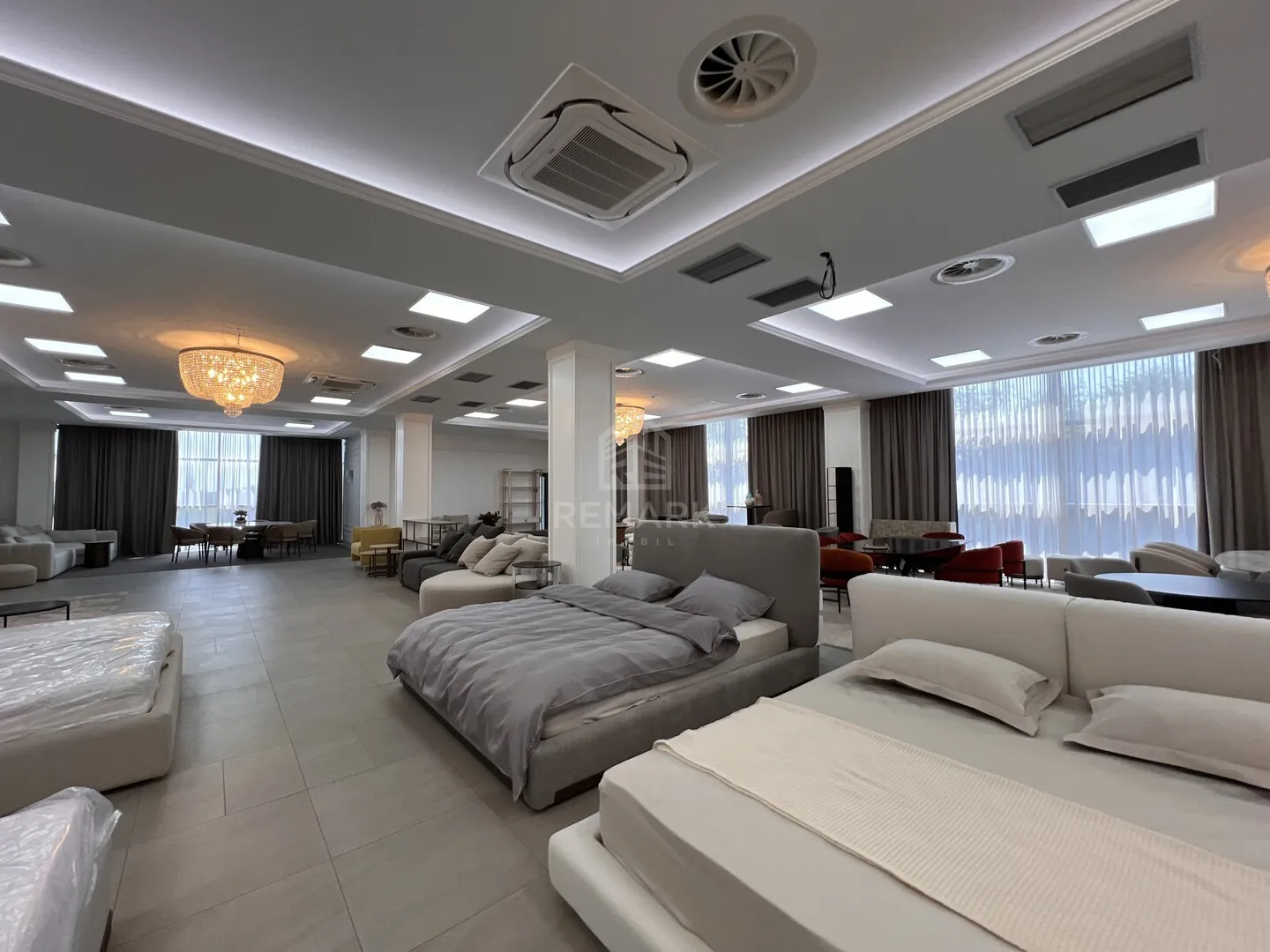 Commercial space, 400 m² — Image 1