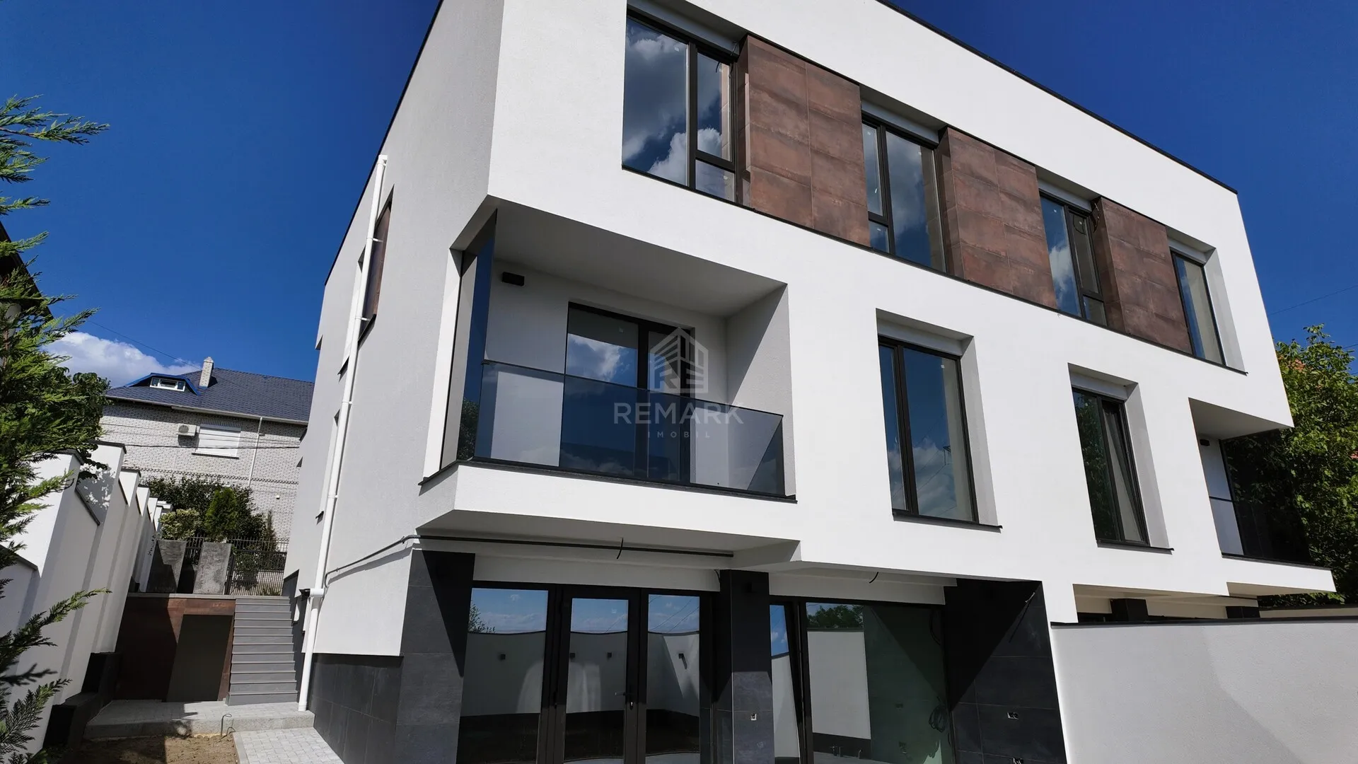 2-этажный дом, 3 комнаты, 250 м² — Изображение 2