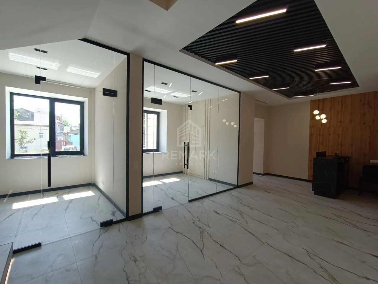 1-bedroom office, 200 m² — Image 1