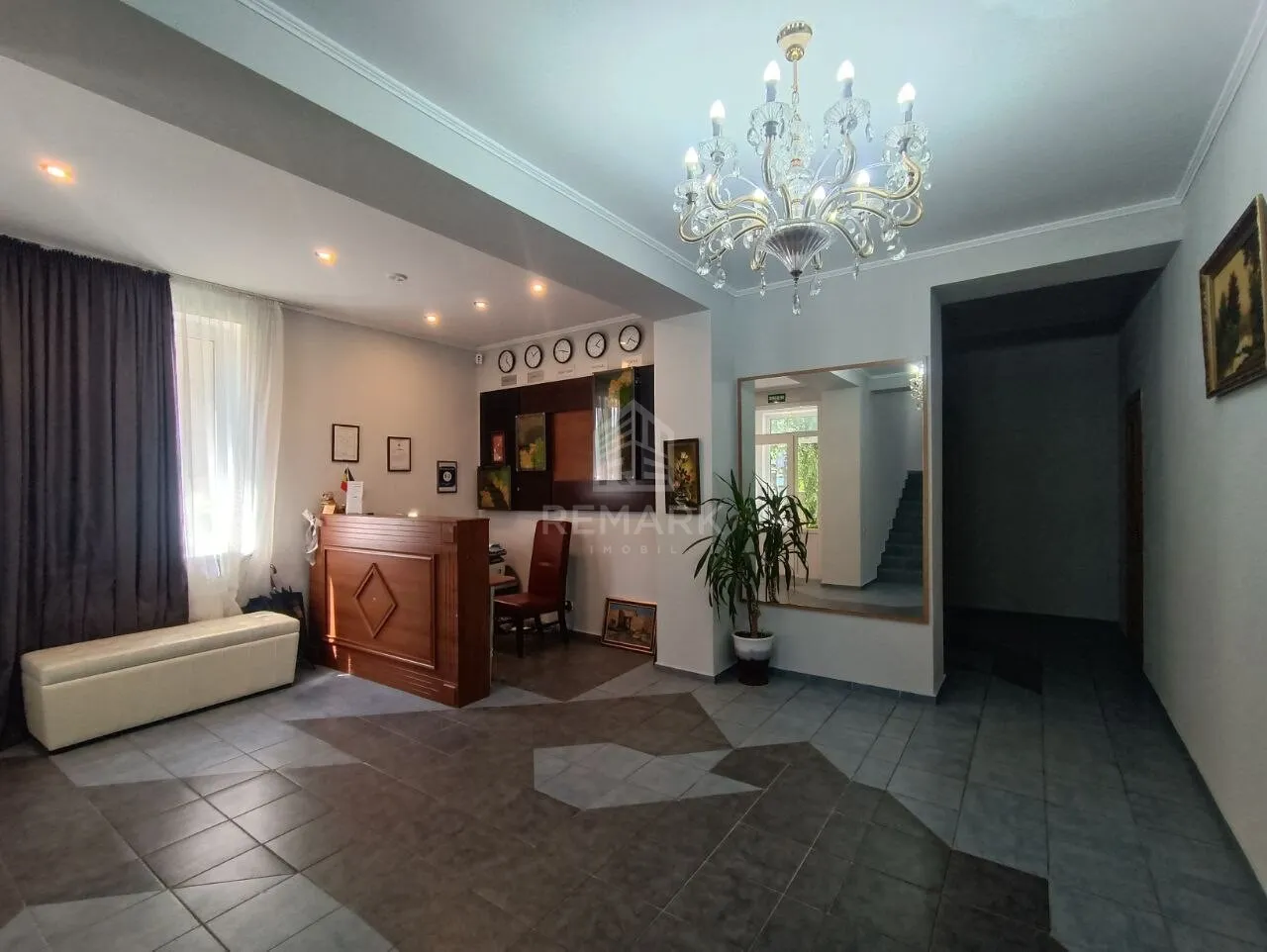 Spațiu comercial, 400 m² — Imagine 1