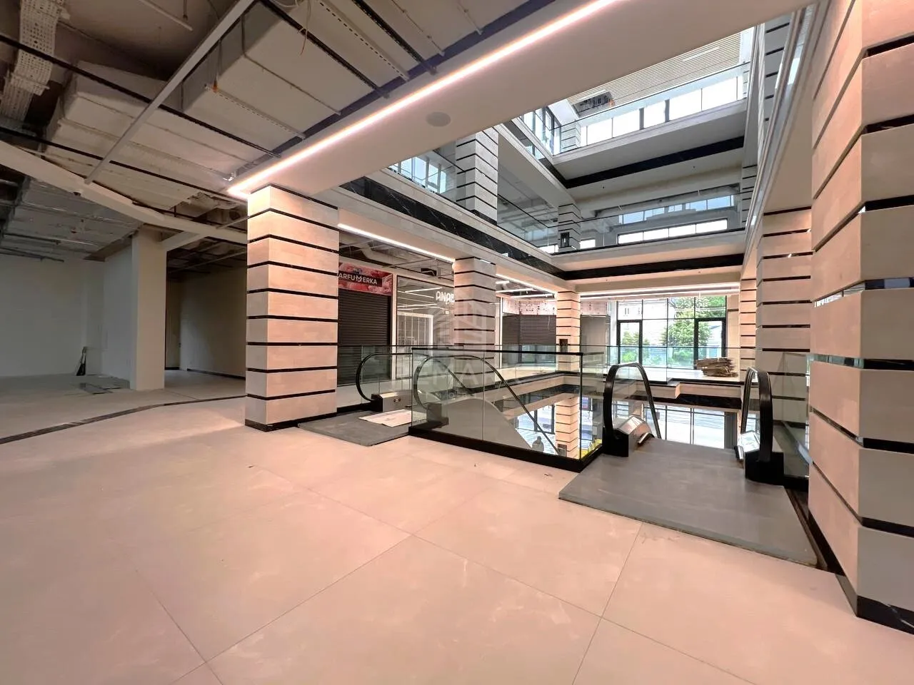 Spațiu comercial, 152 m² — Imagine 4