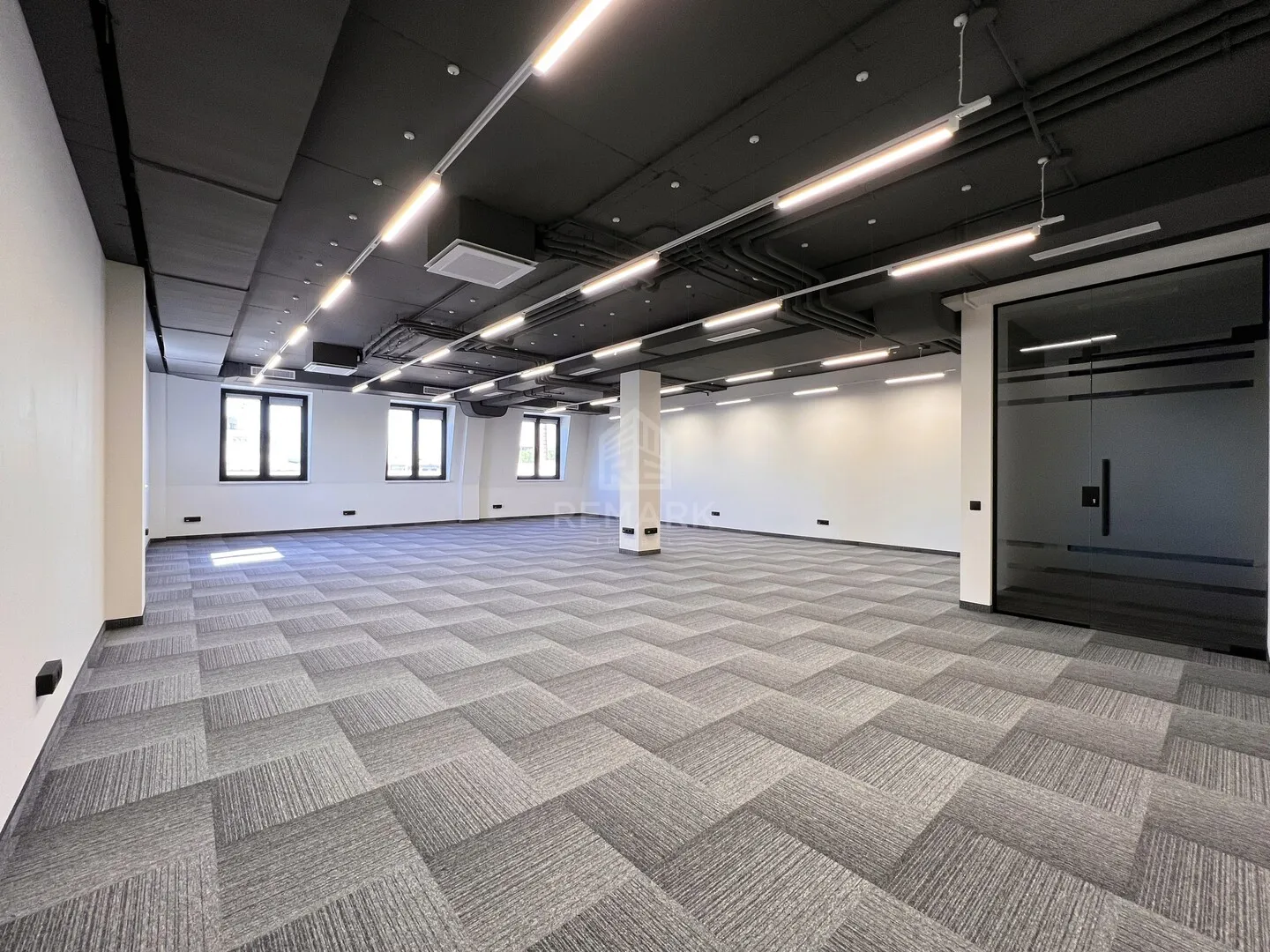 1-camere birou, 72 m² — Imagine 1