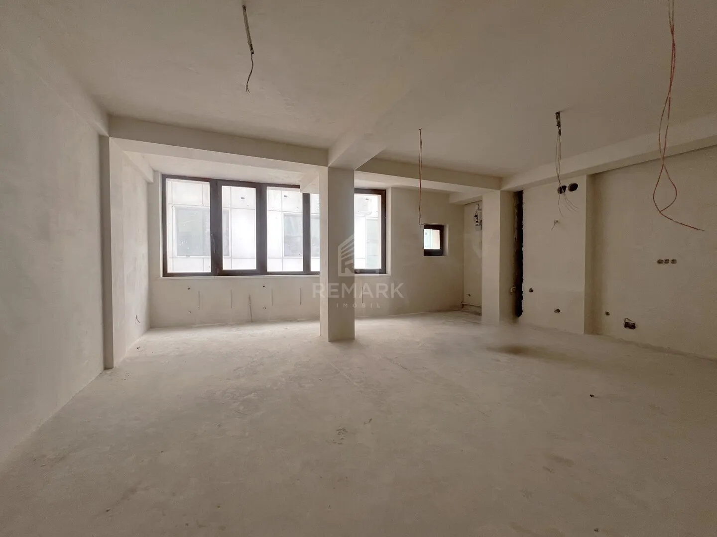 1-camere birou, 3 600 m² — Imagine 1