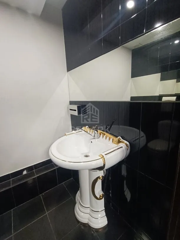 Spațiu comercial, 240 m² — Imagine 2