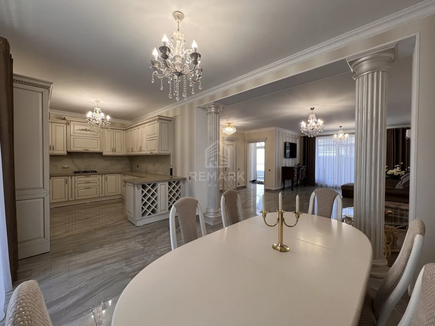 2-этажный дом, 3 комнаты, 240 м² — Изображение 4