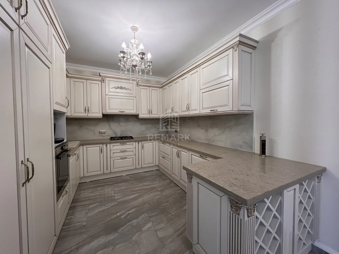 2-этажный дом, 3 комнаты, 240 м² — Изображение 2