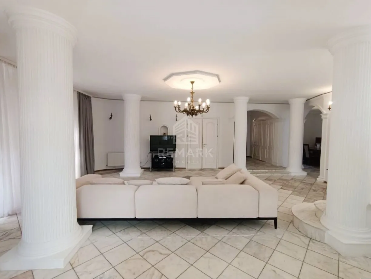3-этажный дом, 4 комнаты, 430 м² — Изображение 4