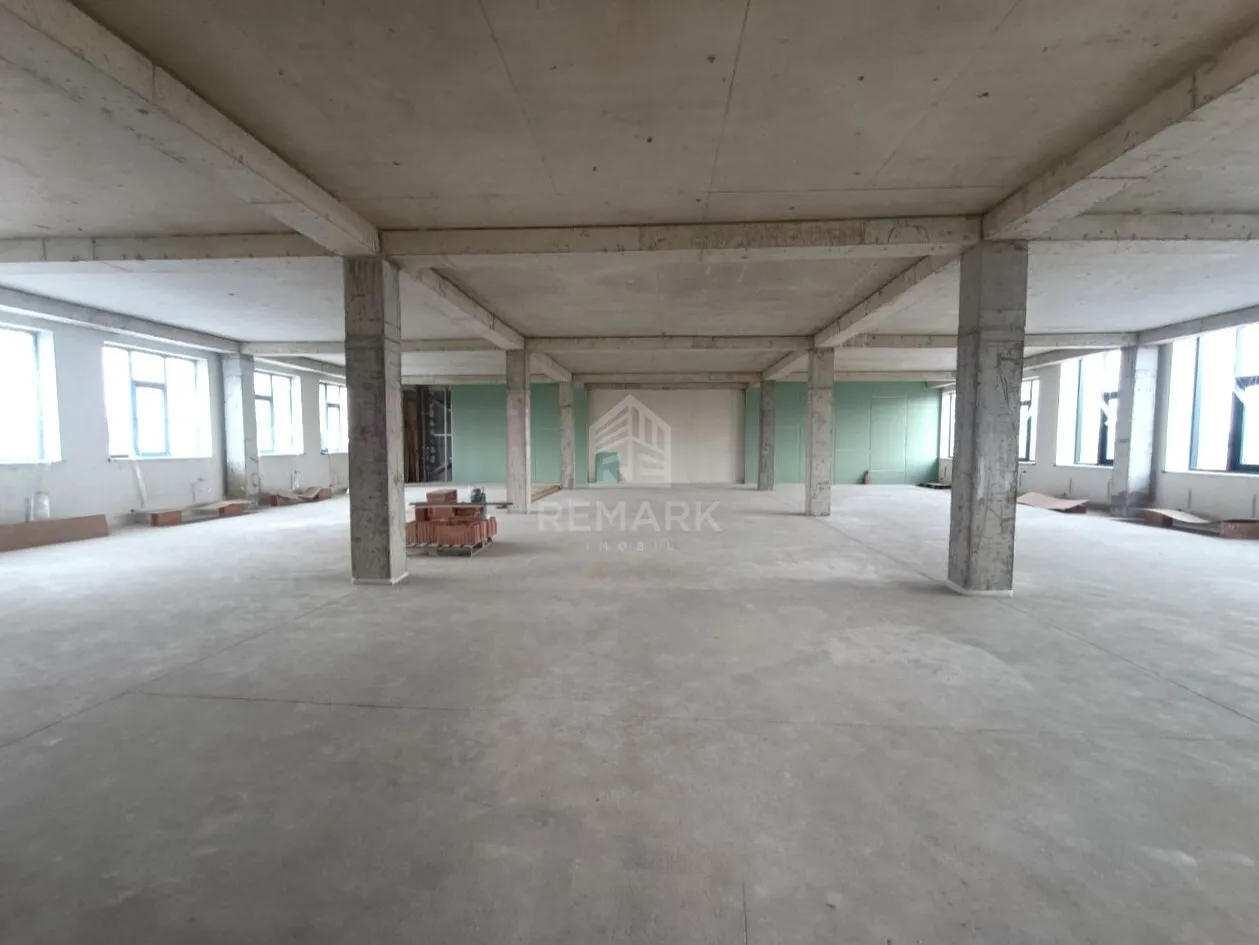 Spațiu comercial, 920 m² — Imagine 4