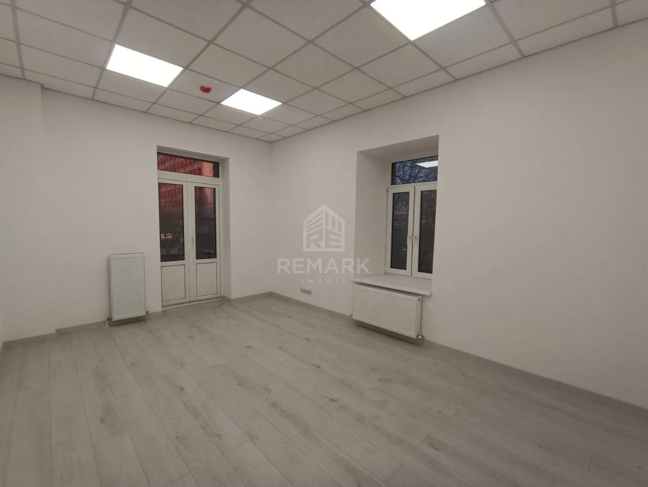 Spațiu comercial, 245 m² — Imagine 4