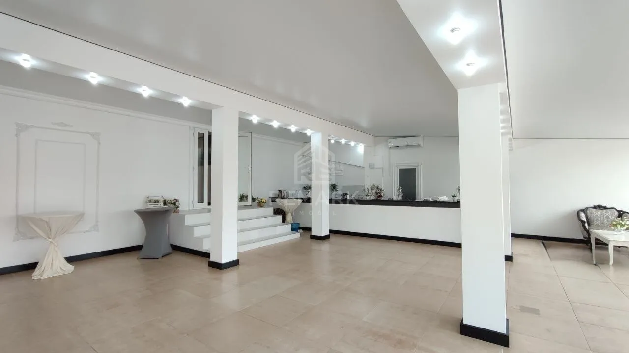 Spațiu comercial, 350 m² — Imagine 1