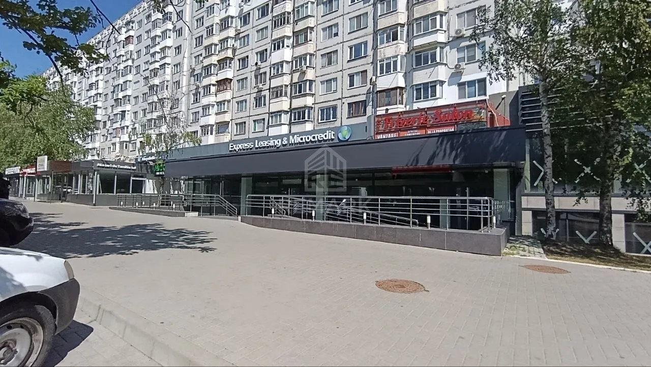 Spațiu comercial, 523 m² — Imagine 1