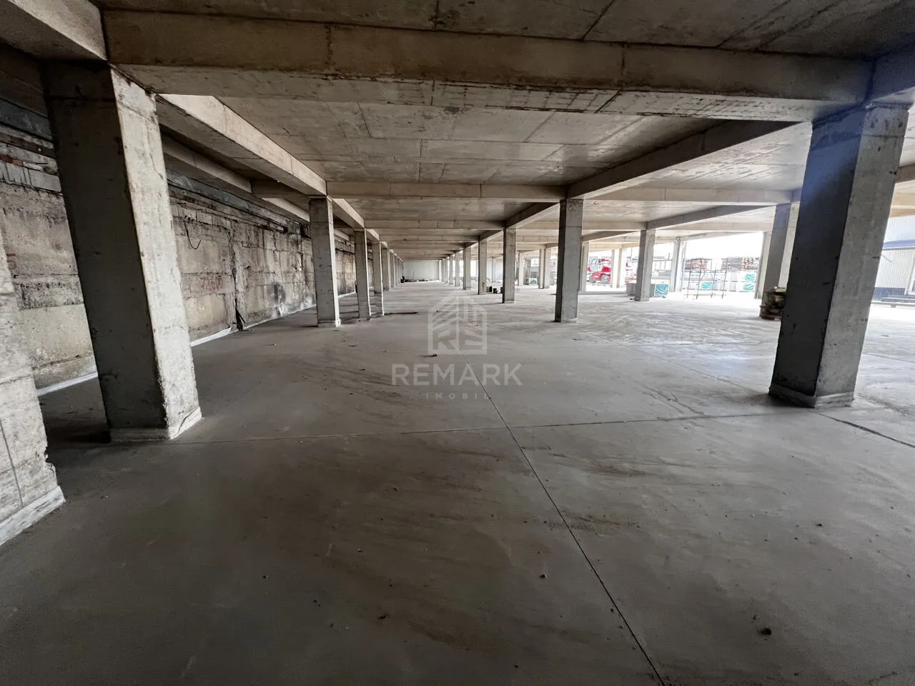 Spațiu comercial, 1 850 m² — Imagine 3