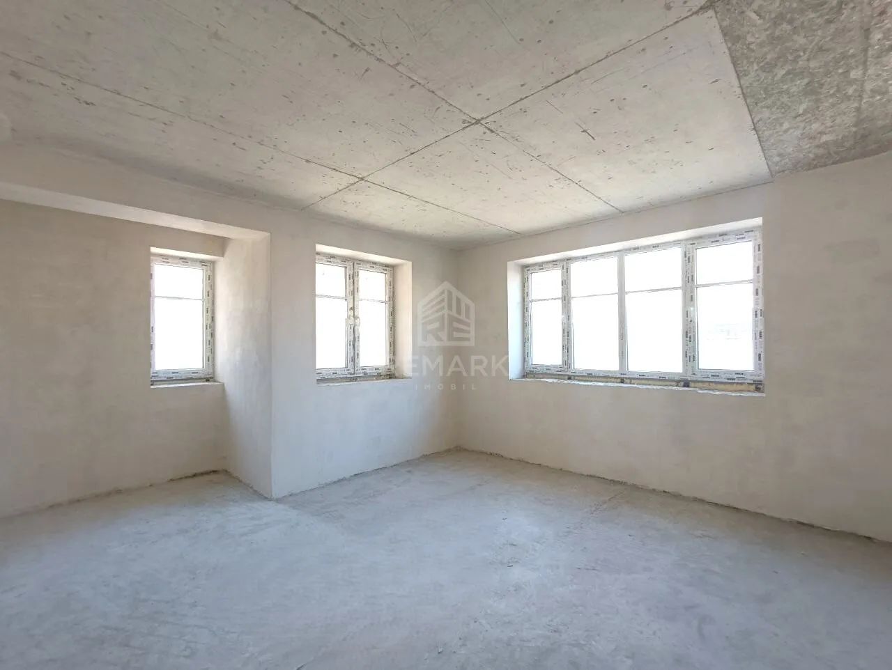 Spațiu comercial, 270 m² — Imagine 1