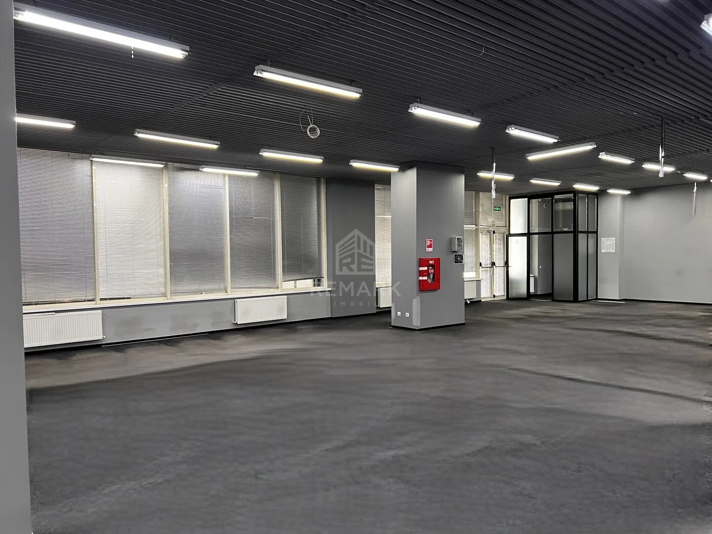 Spațiu comercial, 1 200 m² — Imagine 2